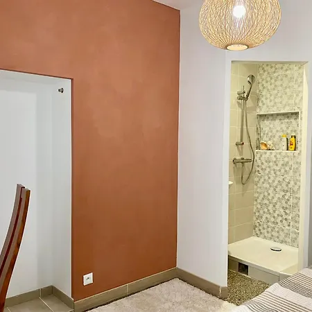 P3 Centre Des Arenes Rdc شقة